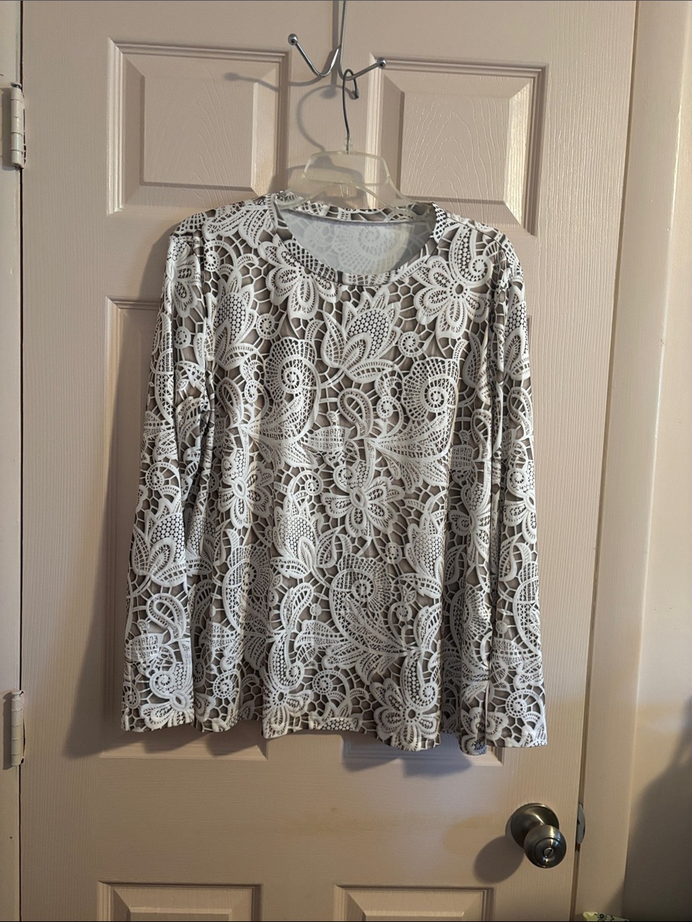 Long Sleeve Floral Lace-Pattern Tee in White